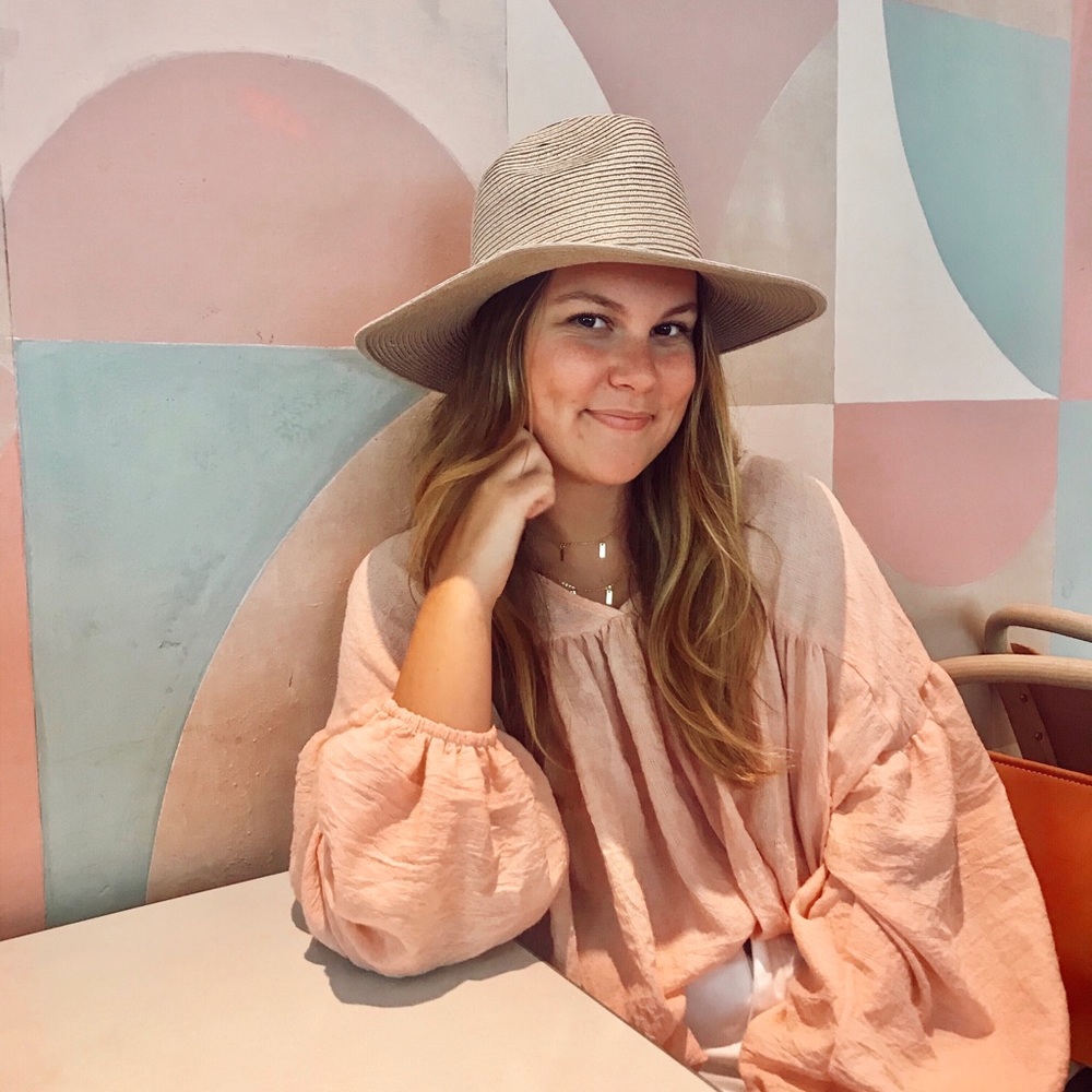 Meet your Posher, Claire